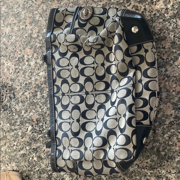 Classic Coach Handbag Purse Great condition - Picture 7 of 11